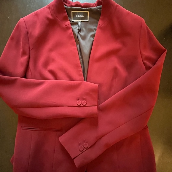 Le Chateau burgundy one button blazer, fully lined, size Large - Picture 3 of 6